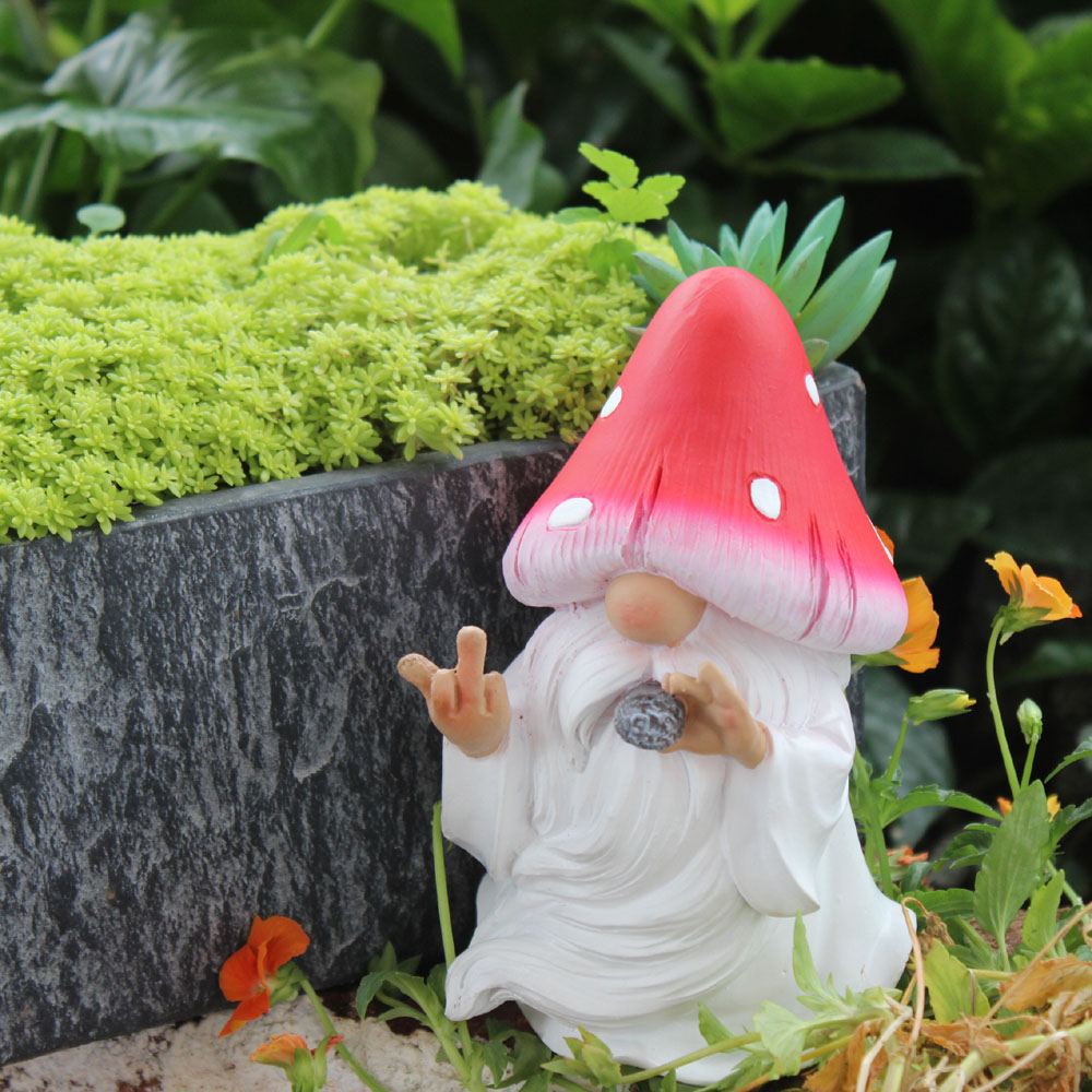 Mushroom Smoking Gnomes Funny  - Home Bargains avaliação e preço